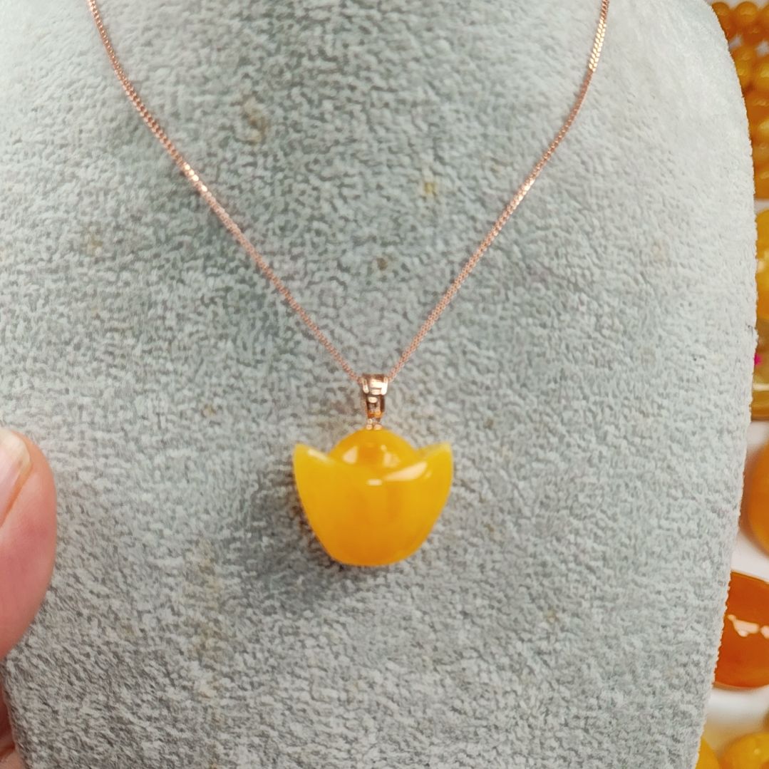 蜜蜡吊坠(赠链)18K金镶嵌