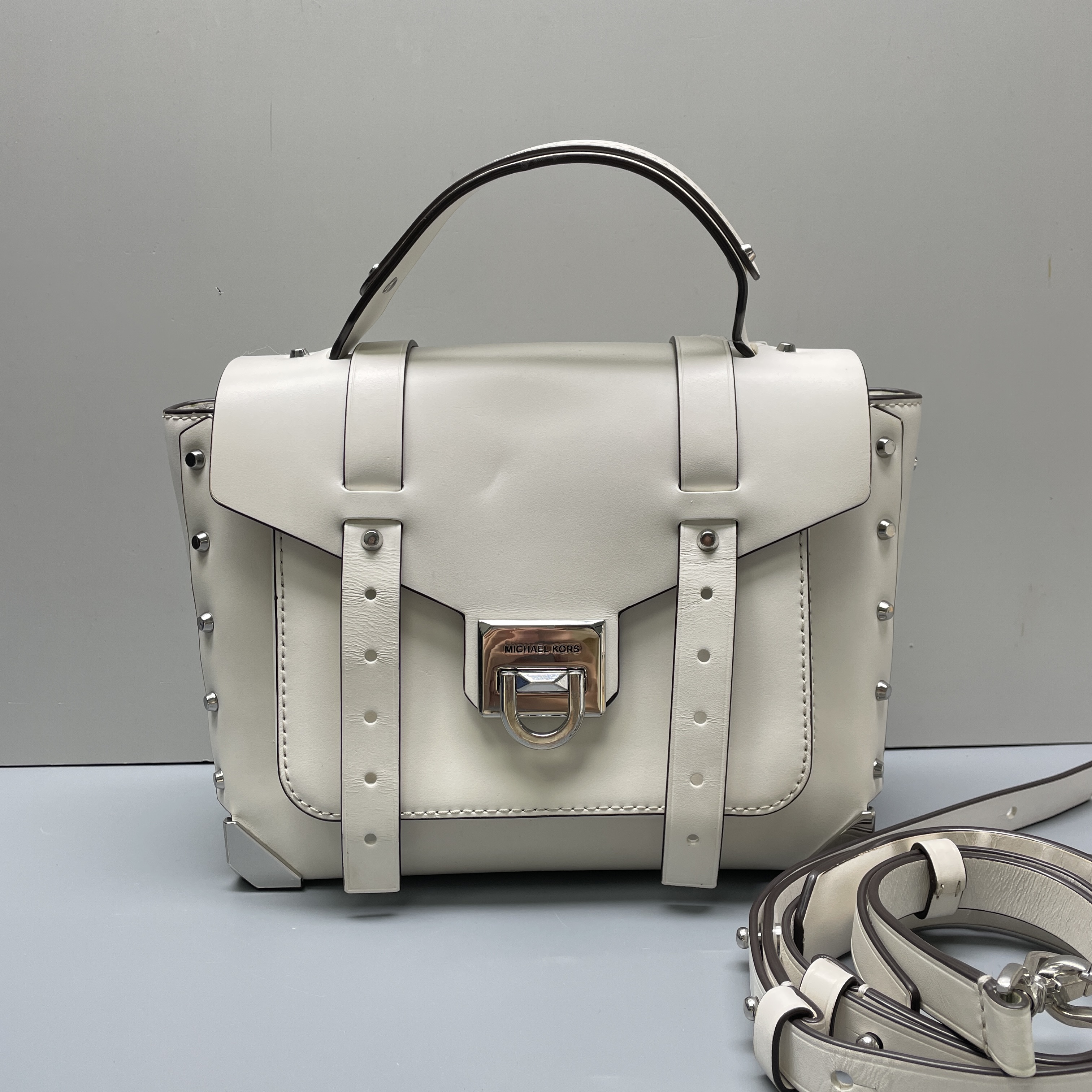 90新 MICHAEL KORS/迈克高仕 白色小号手提包22*16*10cmEM120103