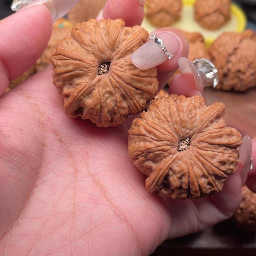 文玩核桃把件全品精配同树，血麒麟40➕，复刻底