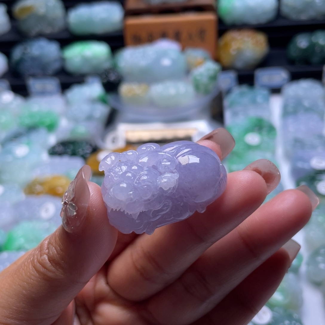 翡翠颈饰未镶嵌貔貅