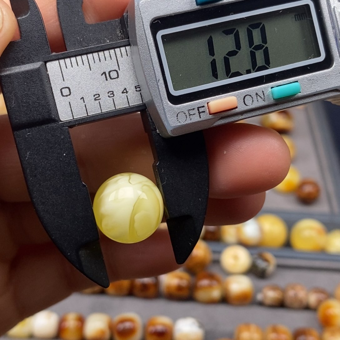 未镶嵌琥珀戒指圆珠