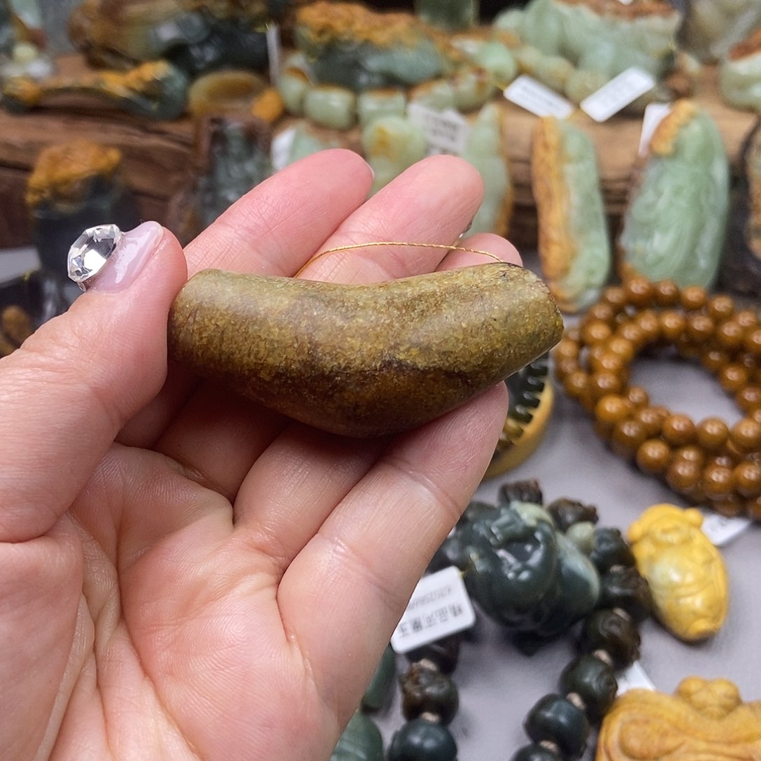 岫岩河磨玉（透闪石质玉）挂坠未镶嵌