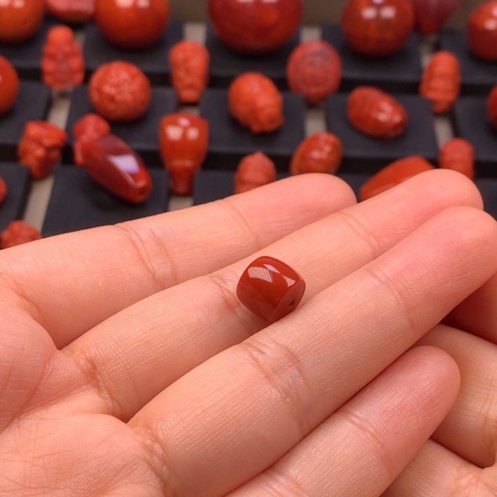 豫***你南红玛瑙未镶嵌直切单珠9MM