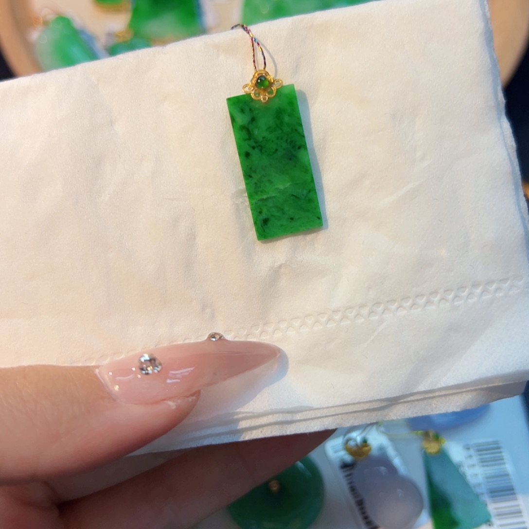 翡翠颈饰18K金镶嵌y无事牌