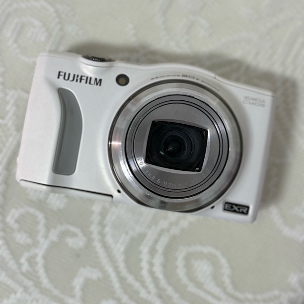 9新 Fujifilm/富士 f770xr 复古胶片相机 1600w像素（no退no换）