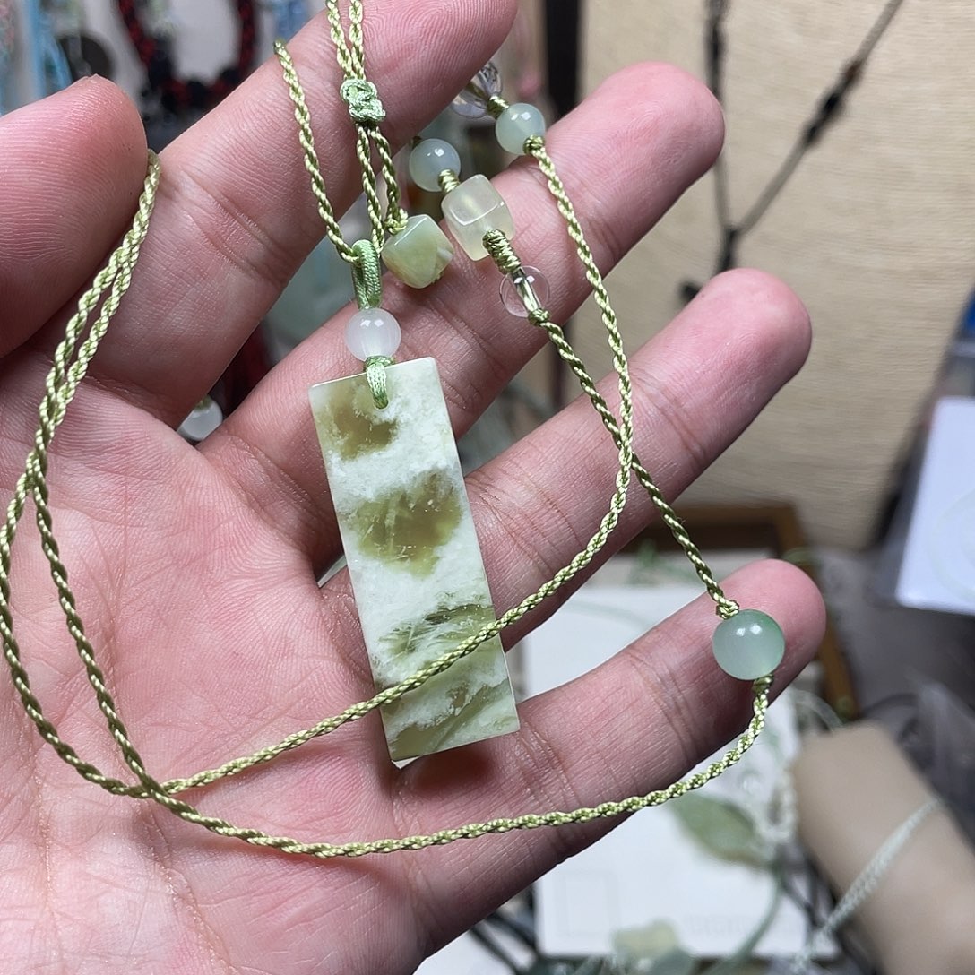 f***r蛇纹石玉合金颈饰