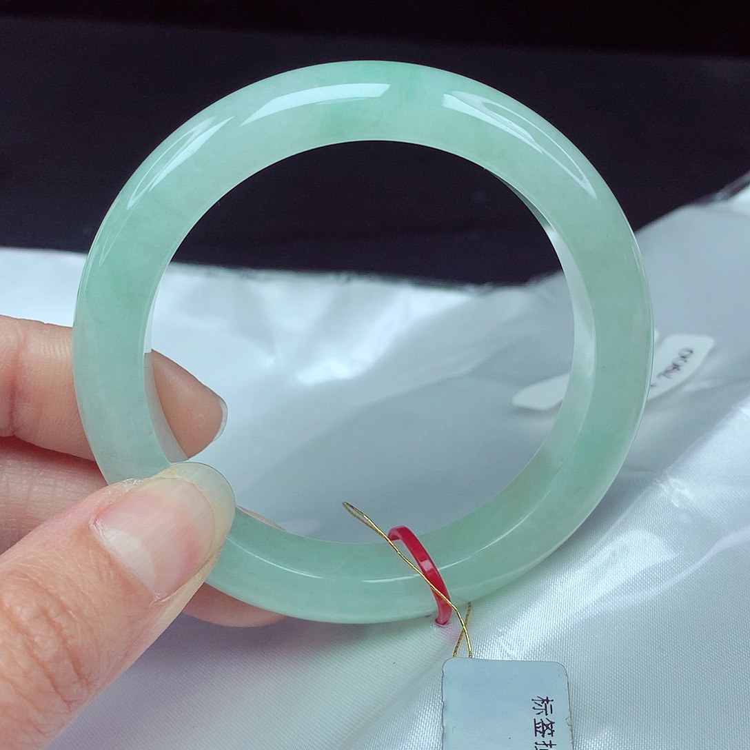 翡翠手镯未镶嵌55圈855