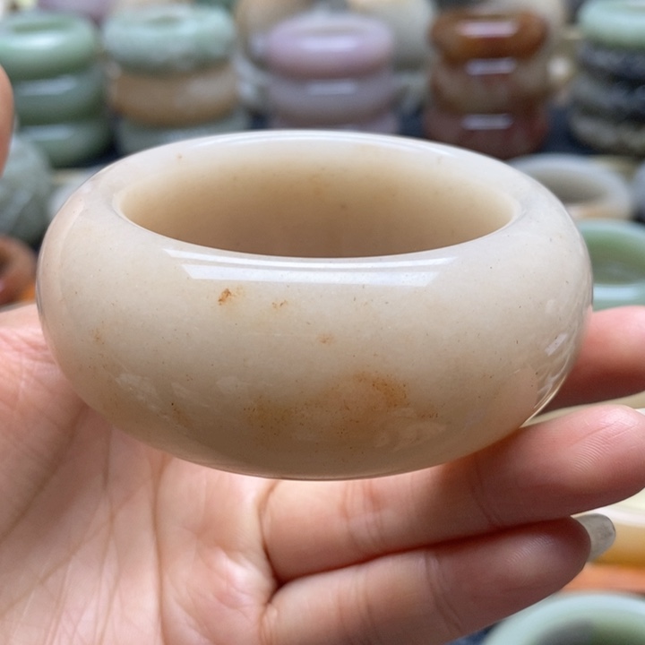 石英岩玉手镯未镶嵌