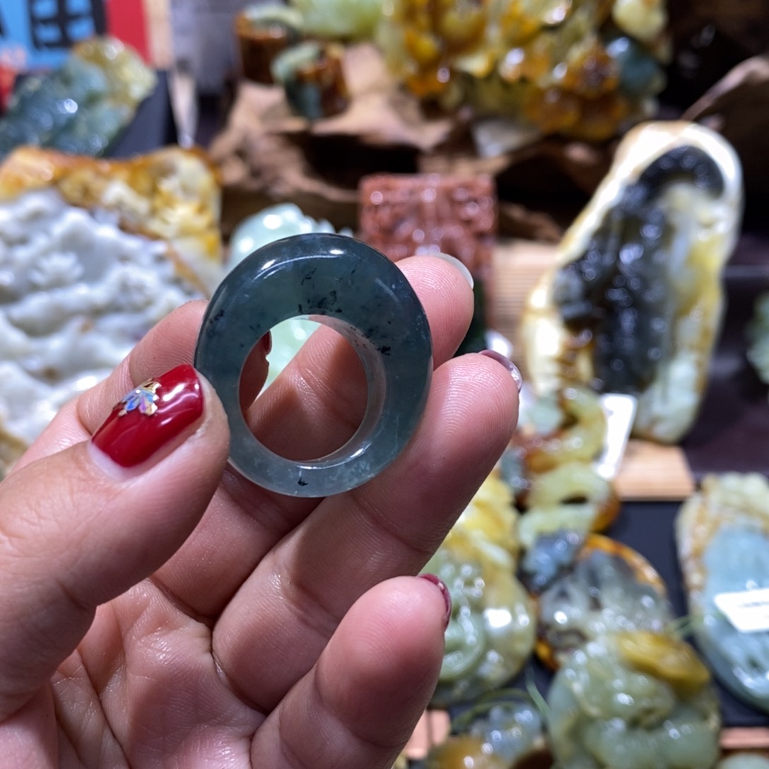 蛇纹石玉颈饰未镶嵌無*