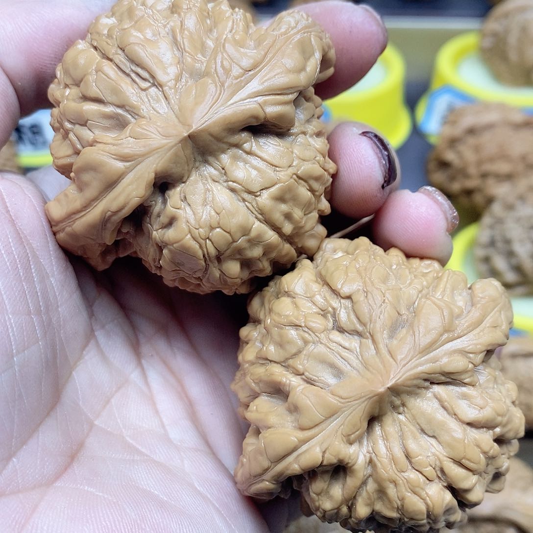 文玩核桃吊坠龙鼎54