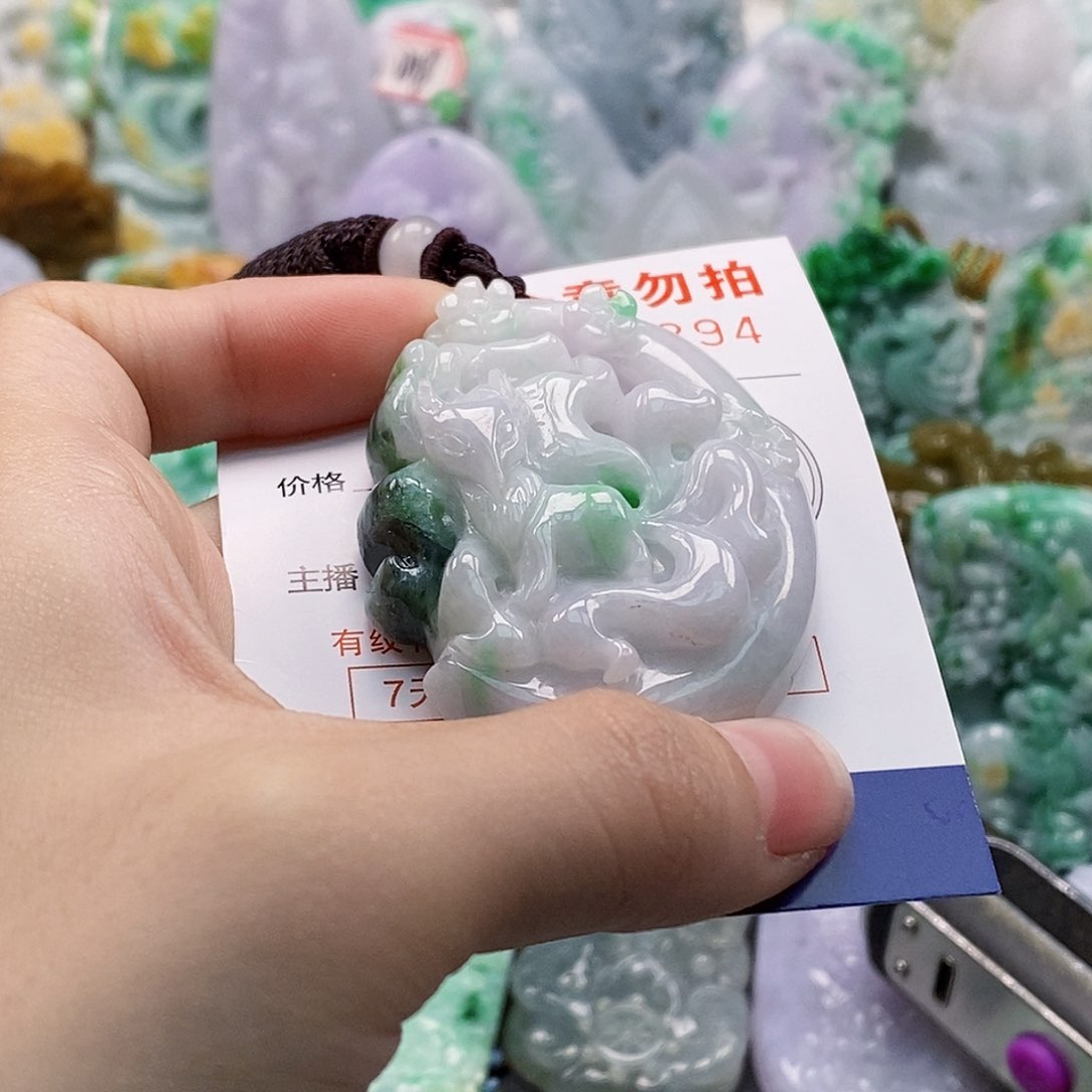 吊坠(不含链)未镶嵌翡翠