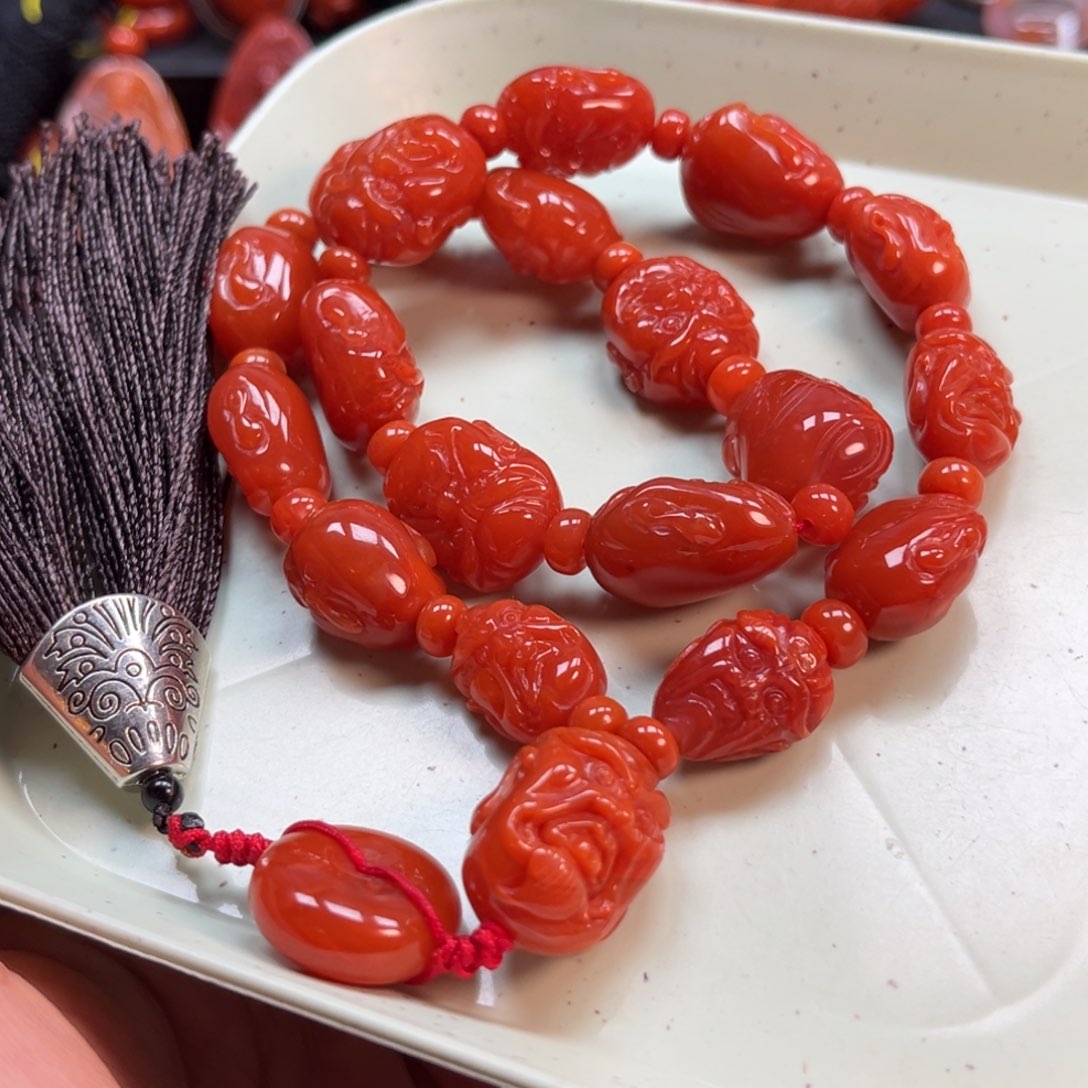南红玛瑙十八罗汉手持车挂未镶嵌