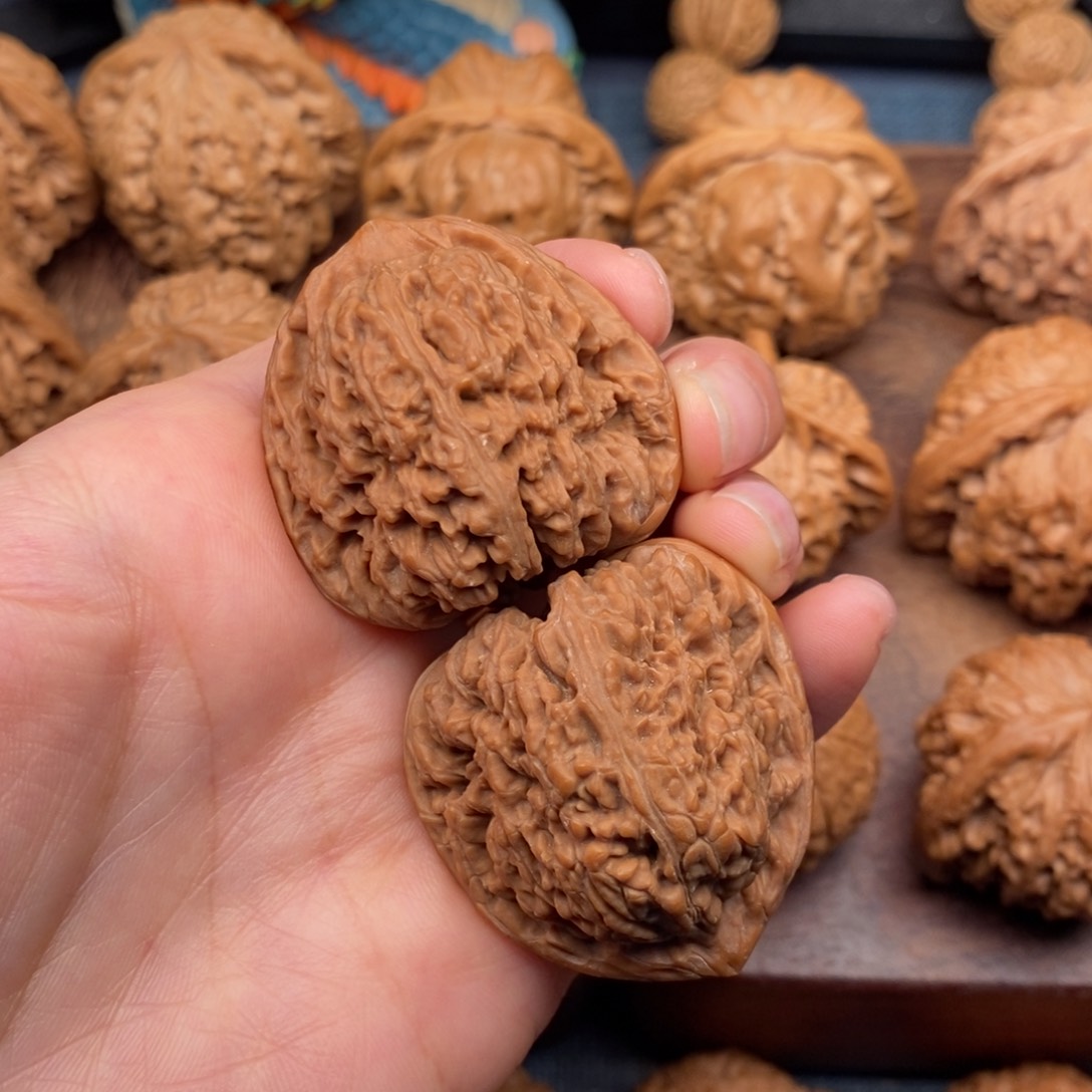 文玩核桃把件37三角疆，三围同尺