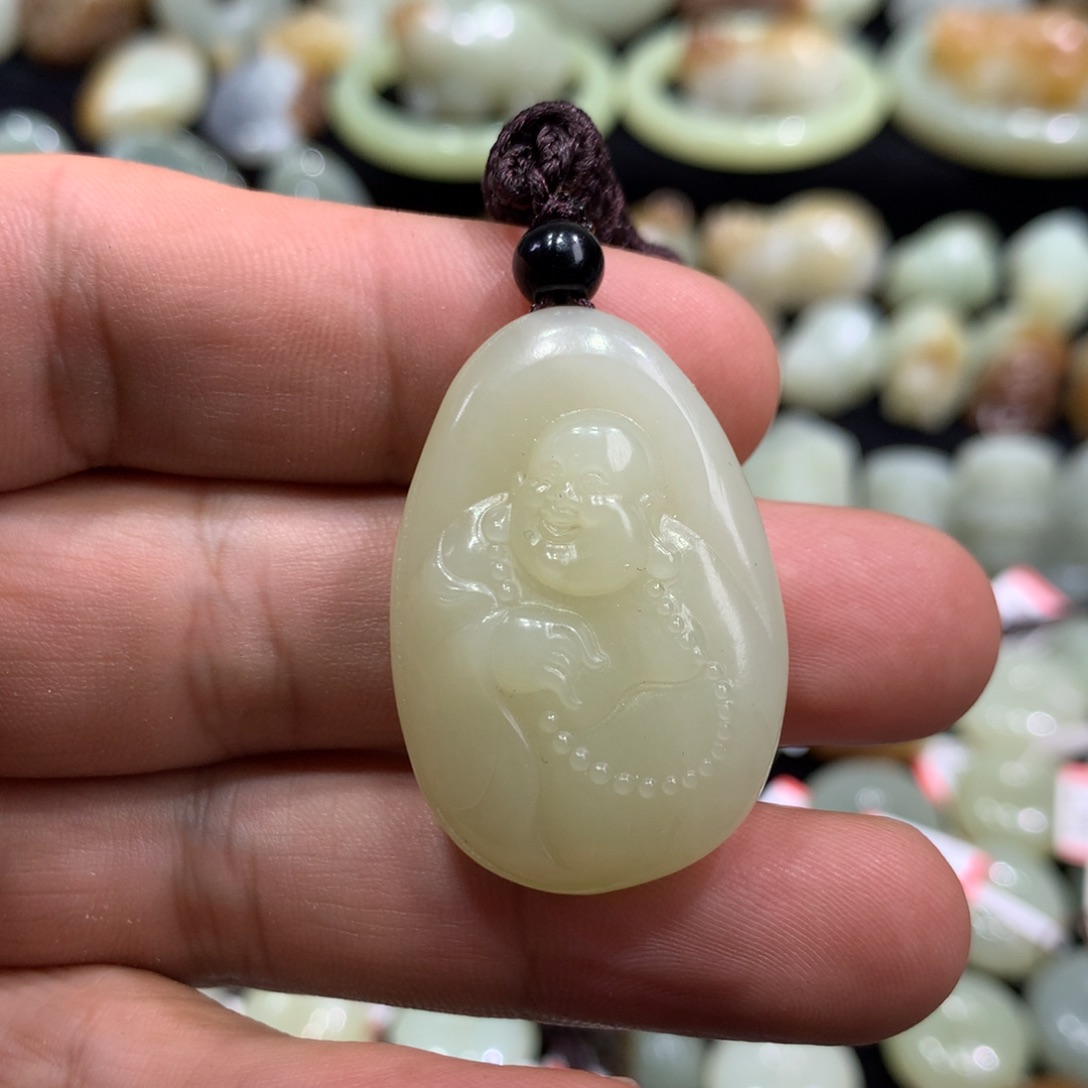 颈饰未镶嵌和田玉