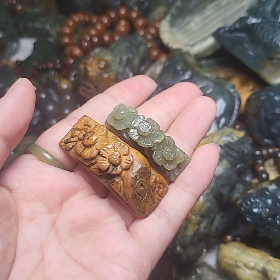 岫岩河磨玉（透闪石质玉）未镶嵌挂件