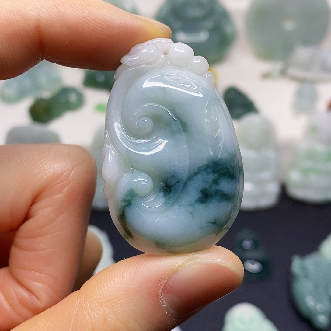 翡翠颈饰未镶嵌吊坠