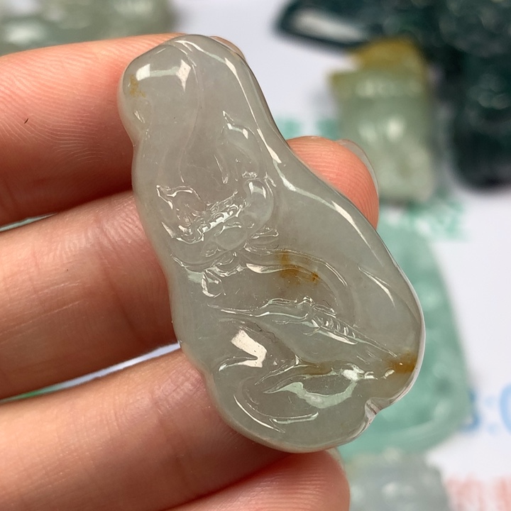 翡翠未镶嵌颈饰翡翠