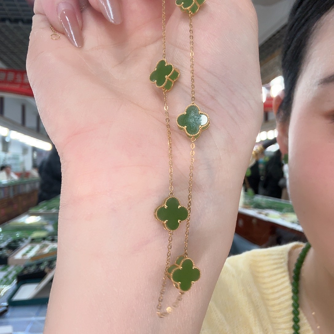 和田玉颈饰18K金镶嵌