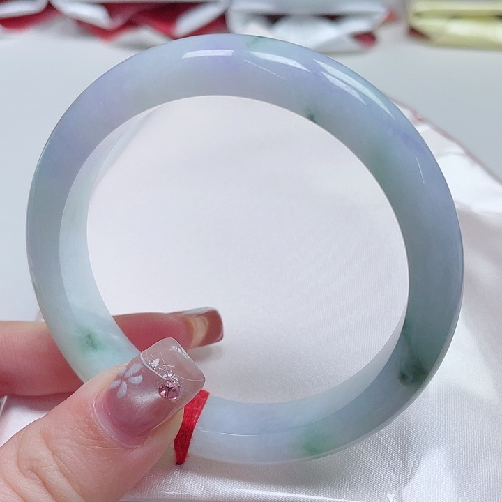 翡翠手镯未镶嵌缅甸