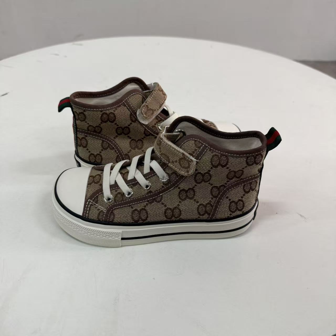 3051芭芭鸭儿童通用休闲风板鞋时尚百搭经典单鞋