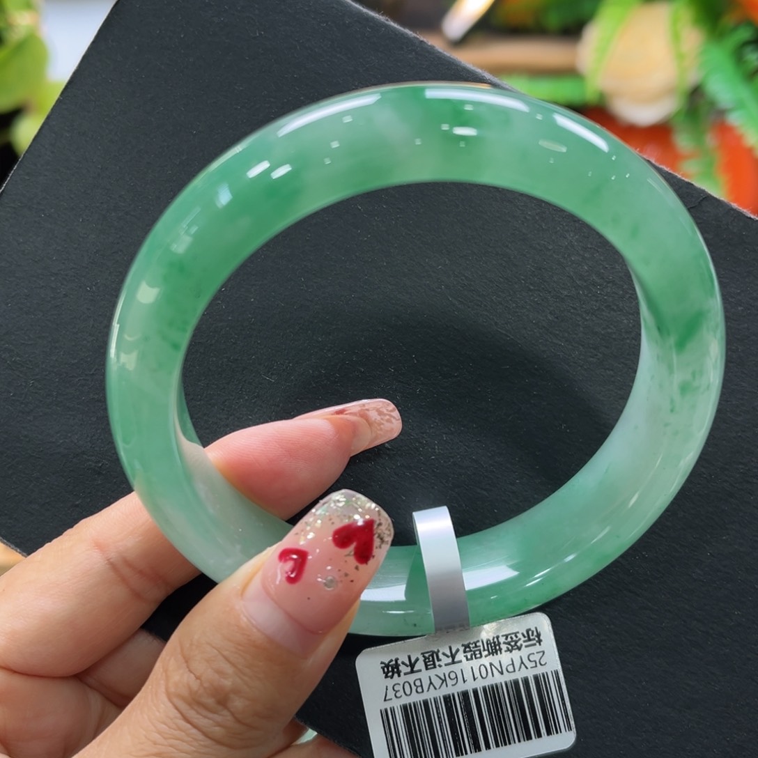 石英质玉手镯未镶嵌➕周周63