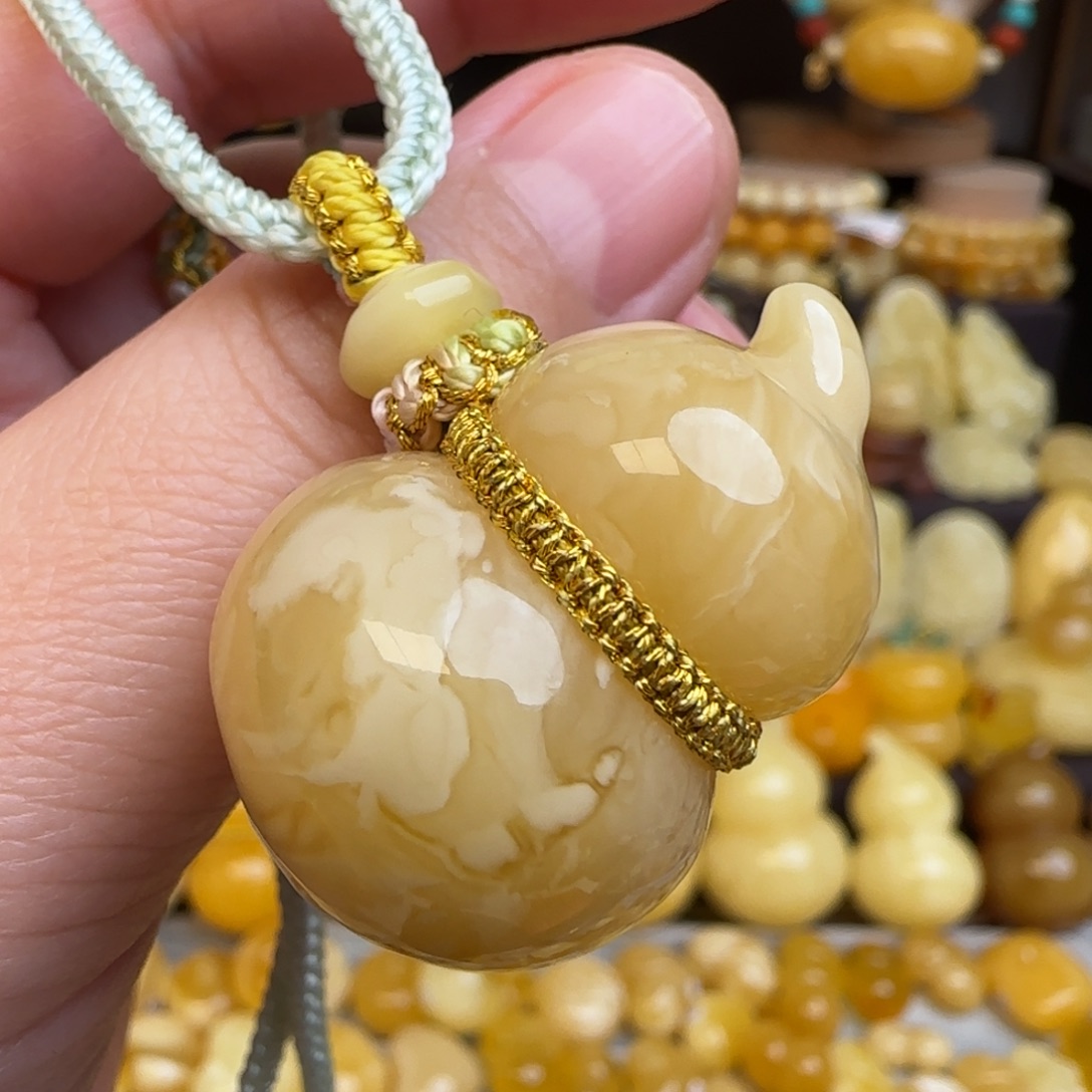 琥珀未镶嵌套链天然俄料浓白妖花蜜蜡葫芦吊坠