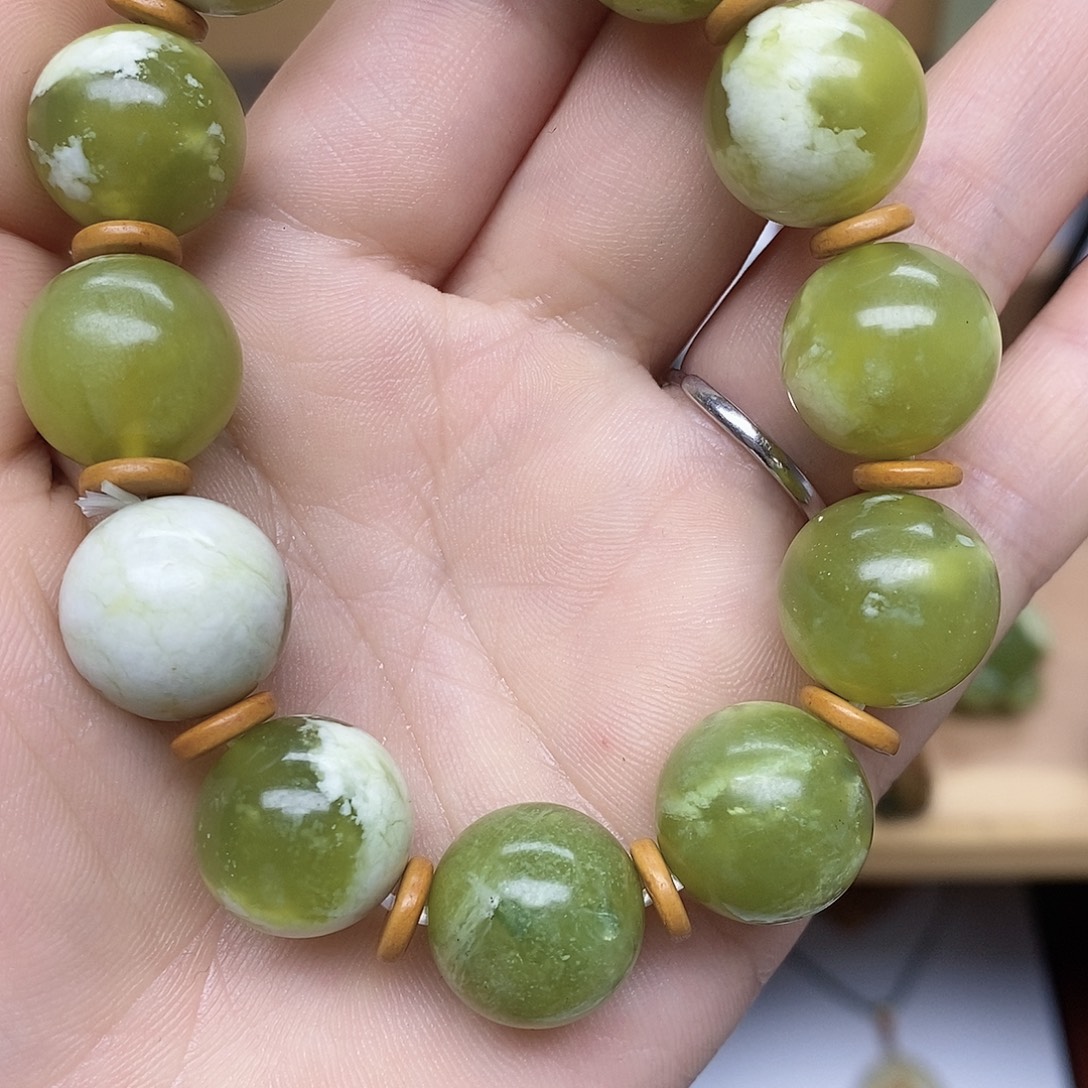 蛇纹石玉未镶嵌手链