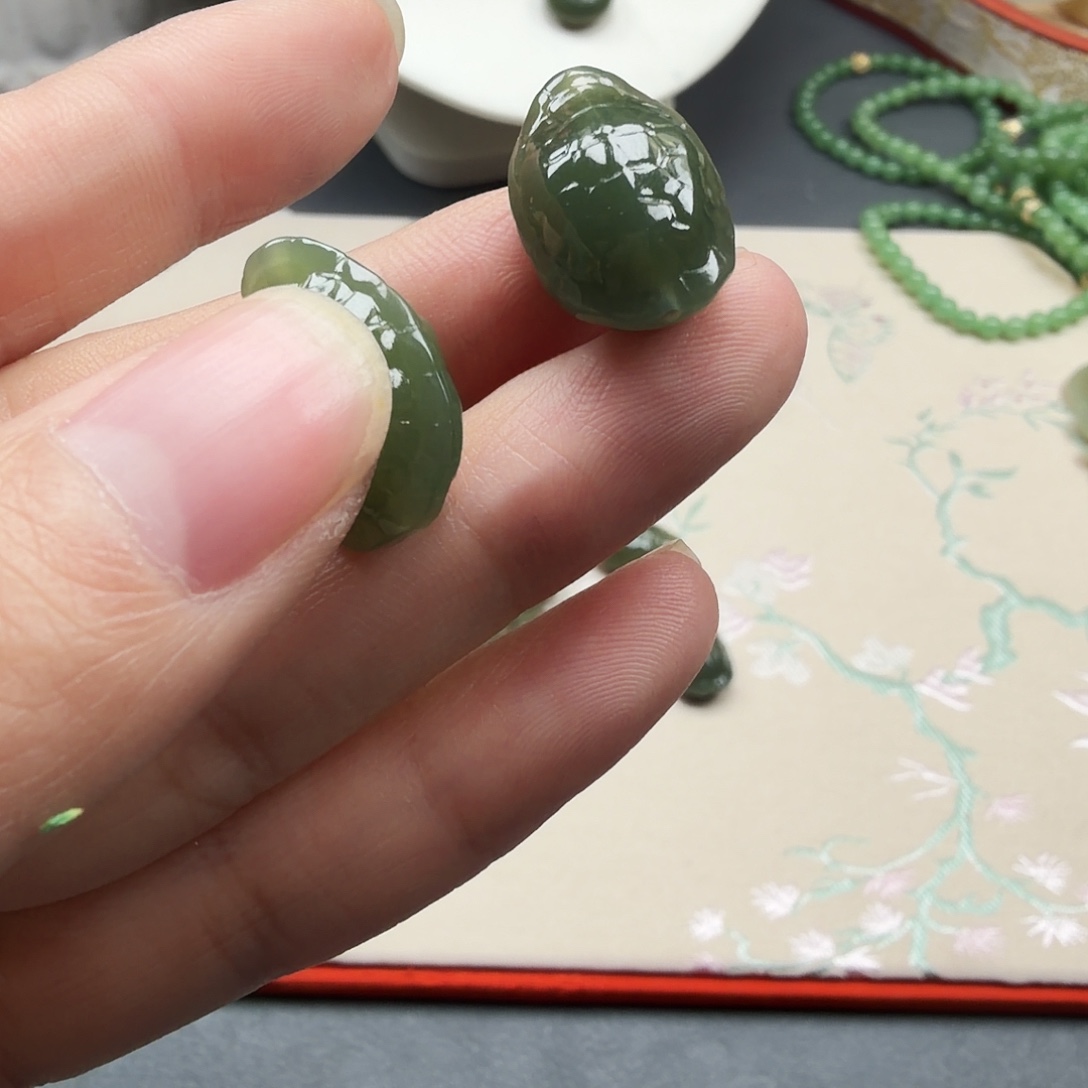 和田玉未镶嵌颈饰8