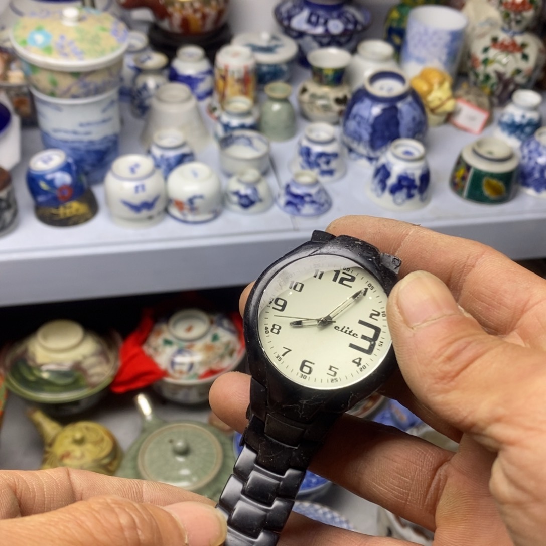 瓷片在这里可以看出来有个大