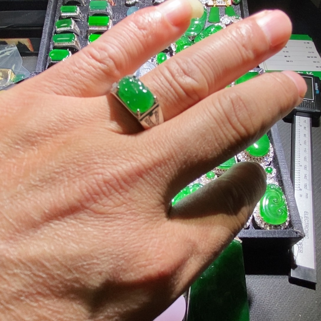 翡翠未镶嵌戒指A货翡翠15