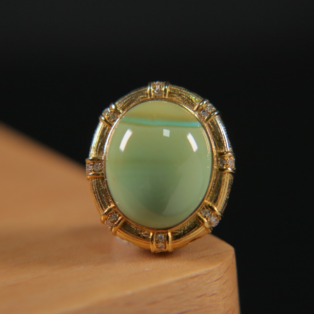 原矿绿松石18K水波纹背云，裸石10.4×13×5.5mm，外围15×17.3×7.5mm