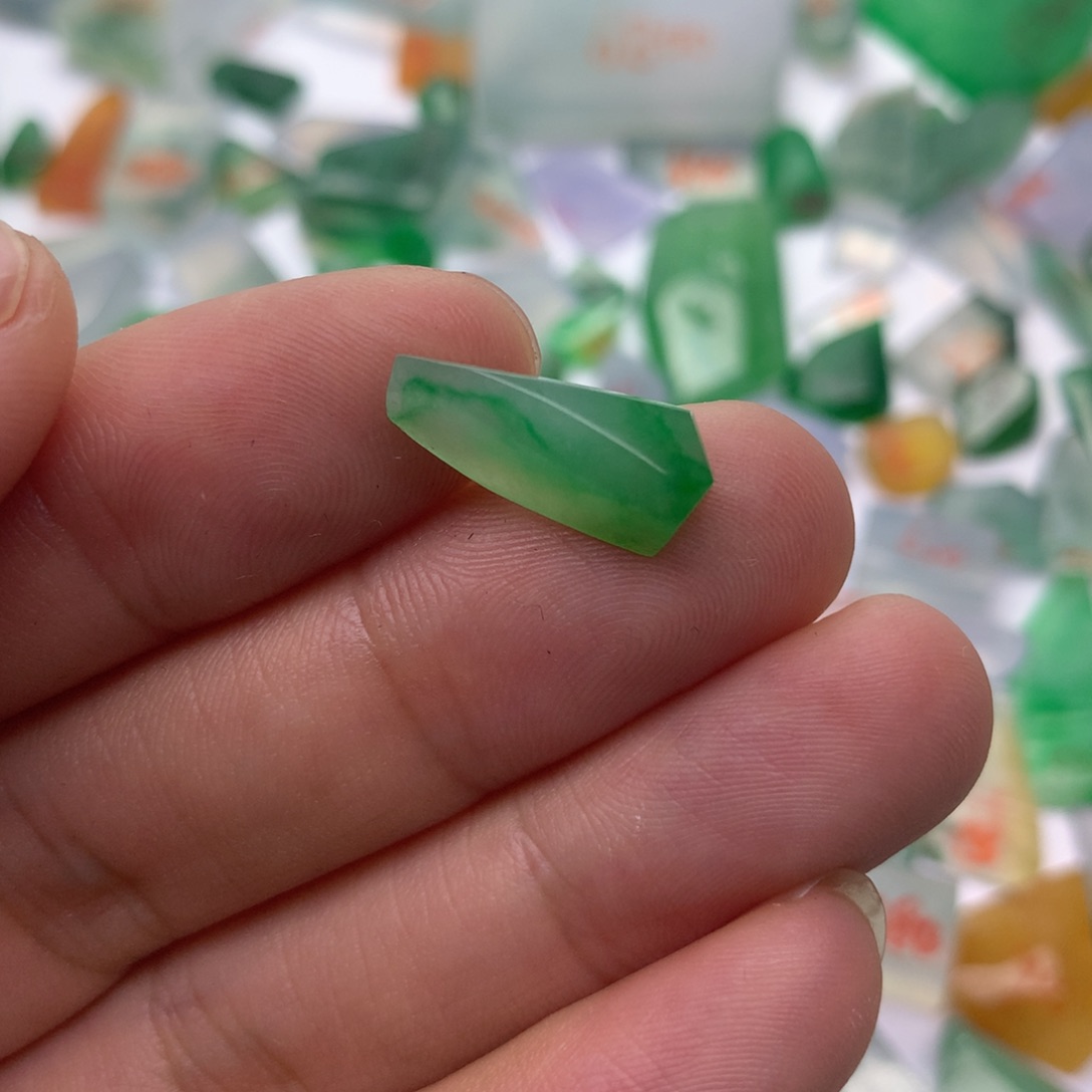 定制翡翠未镶嵌天然缅甸翡翠吊坠