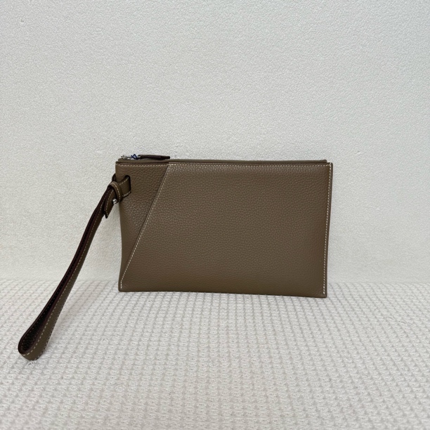 99新 Hermes/爱马仕 6375/休闲百搭棕色全皮荔枝纹手拿包