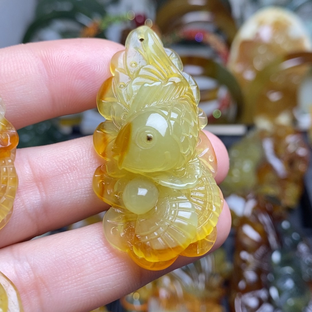 蛇纹石玉挂件未镶嵌