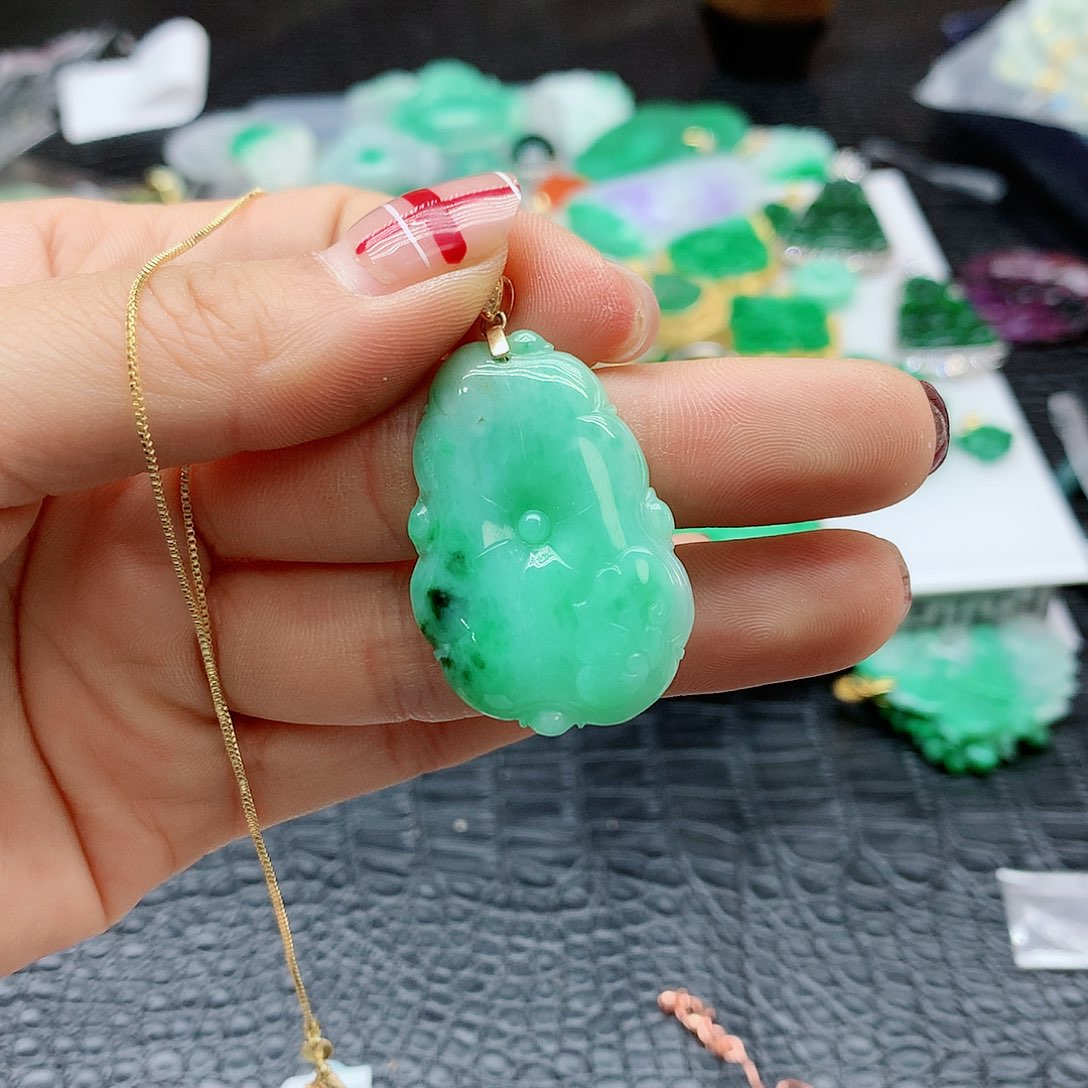 【闪购商品】翡翠吊坠(赠链)合金