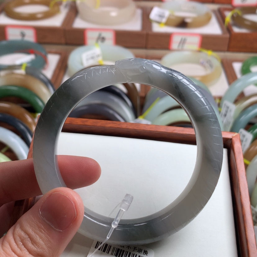 【闪购商品】和田玉手镯未镶嵌56.5