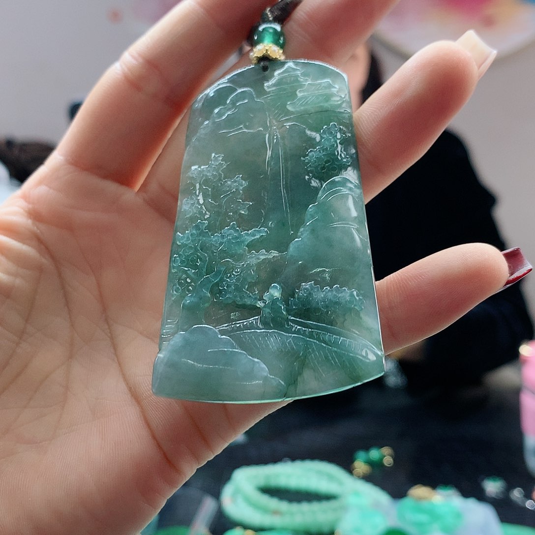 【闪购商品】翡翠吊坠(赠链)未镶嵌