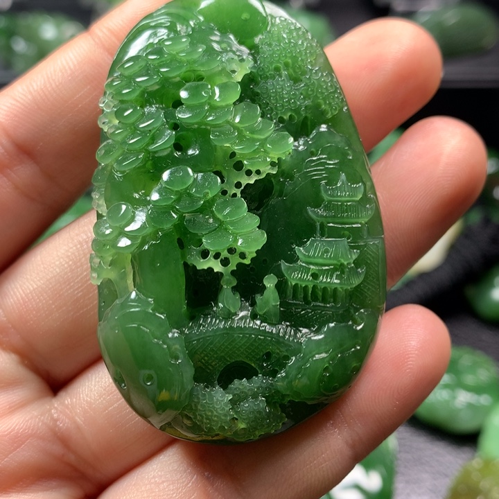 飞***天和田玉未镶嵌颈饰