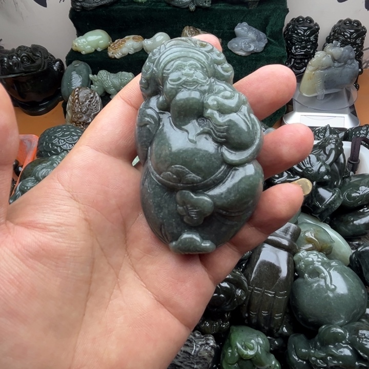 和田玉未镶嵌把件