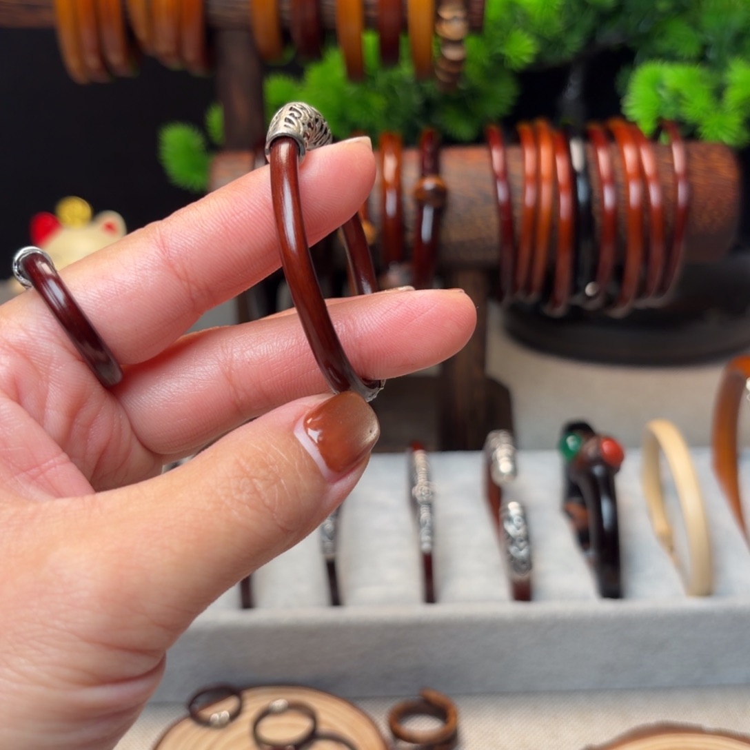 南***儿木质非金属鸡血藤手镯