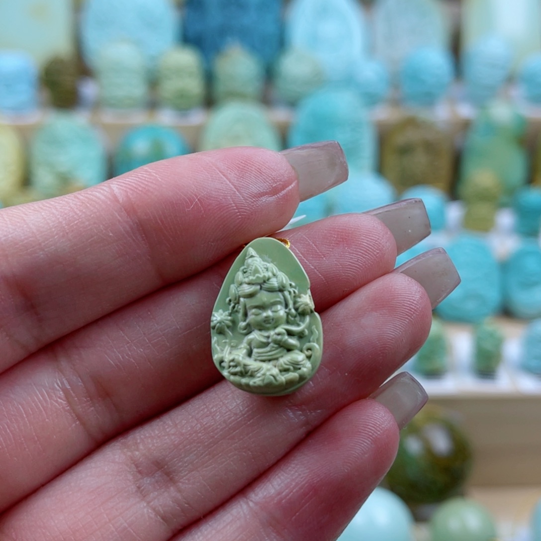 绿松石未镶嵌珠宝奇石