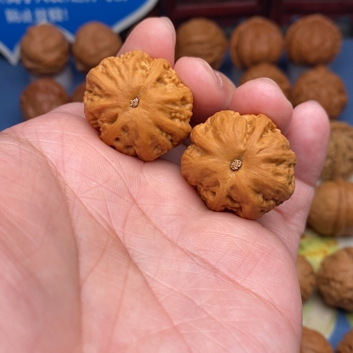 文玩核桃把件肉龙