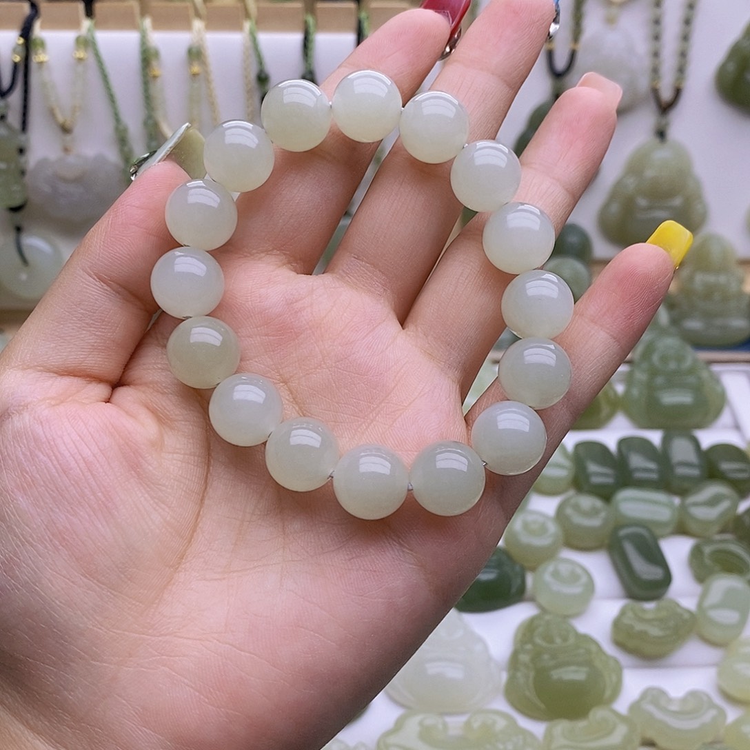 颈饰未镶嵌和田玉