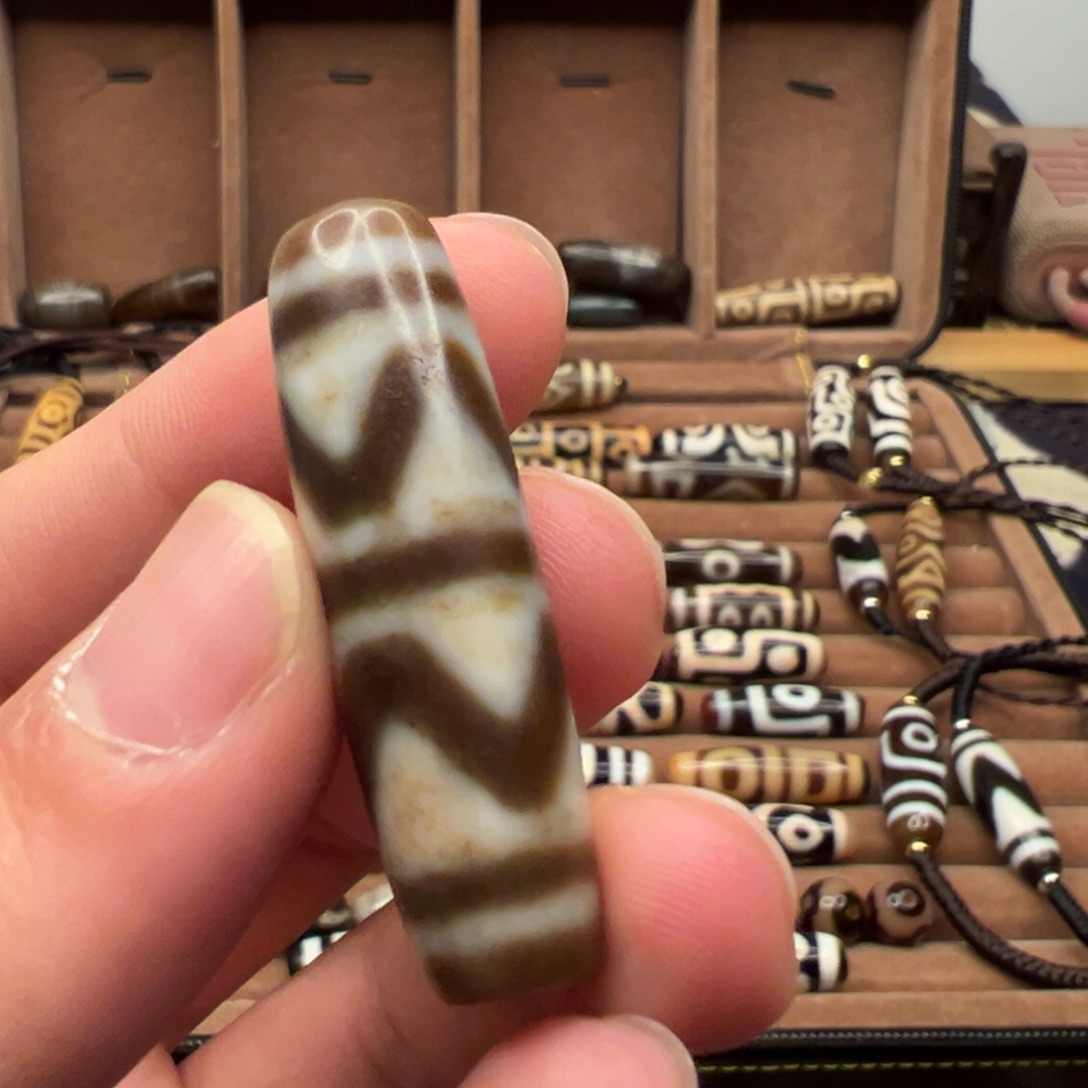 赵***吖玛瑙/玉髓未镶嵌颈饰