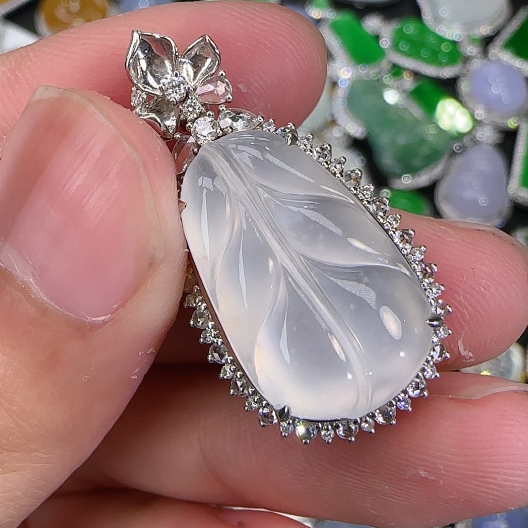 翡翠颈饰18K金镶嵌天然翡翠