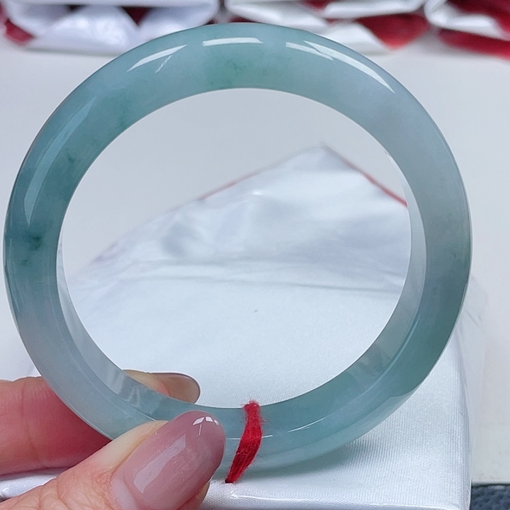 翡翠手镯未镶嵌缅甸翡翠