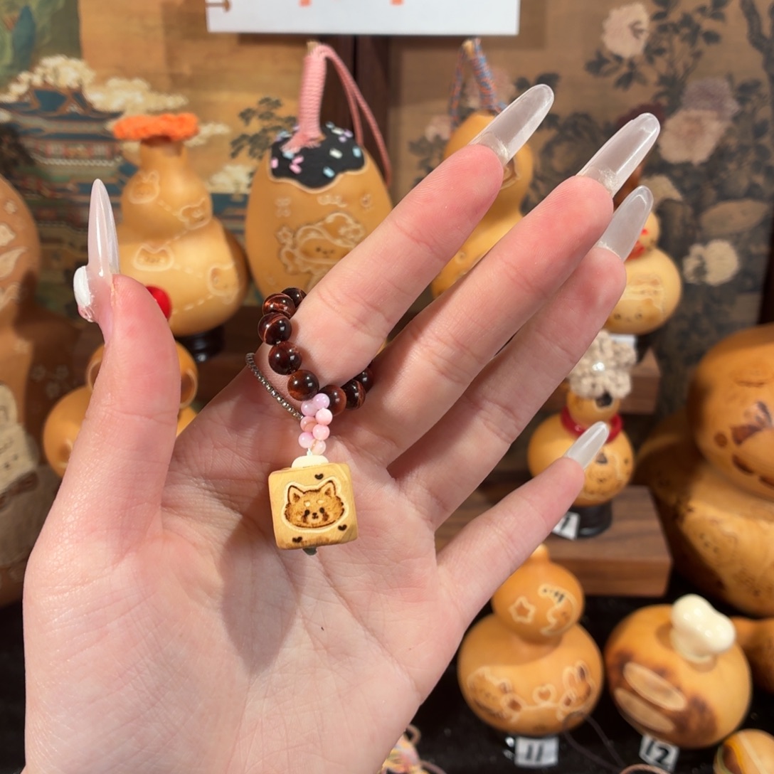 星***熠大叶紫檀（黑酸枝木类）