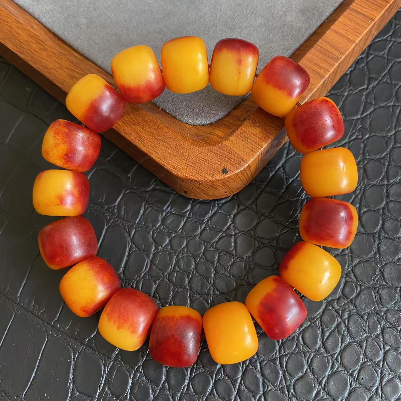 云藏天根金骨龙血手链丫4378