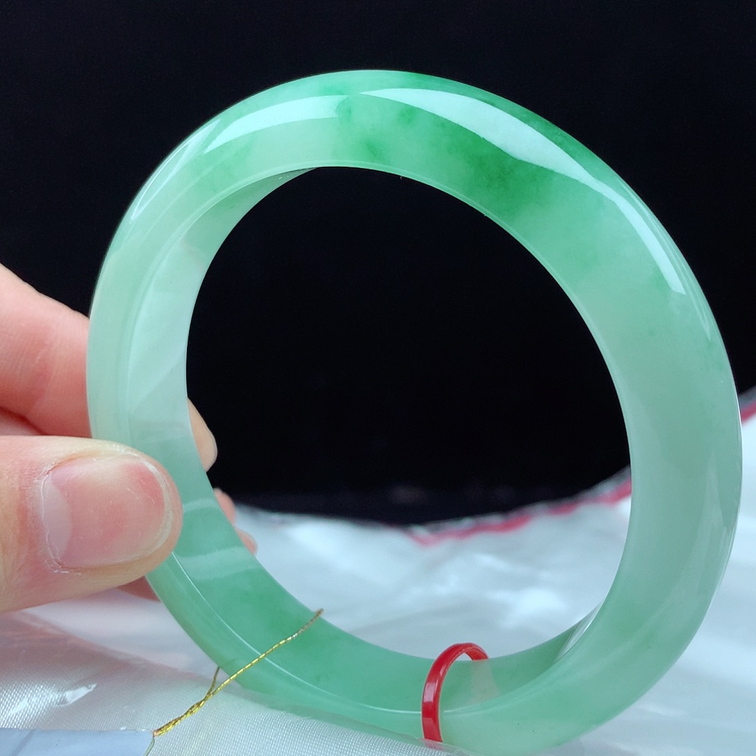 翡翠手镯未镶嵌57圈3630