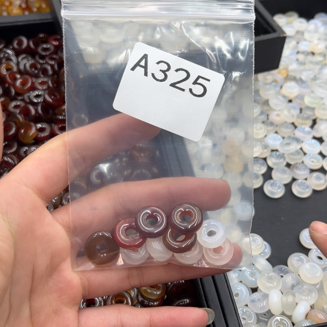 大***侠玛瑙/玉髓合金颈饰